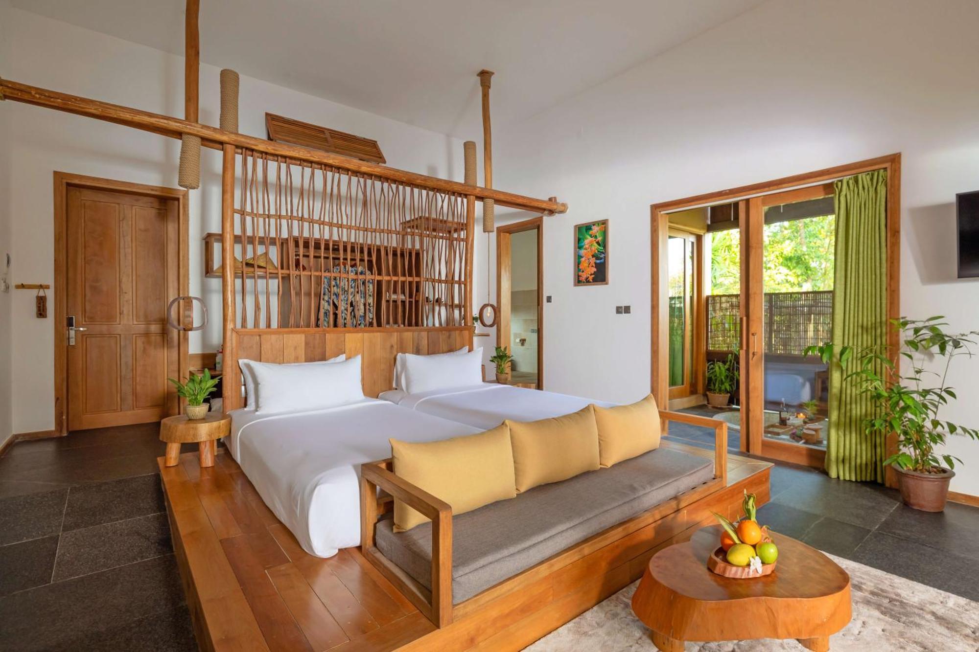 Bay & Resort