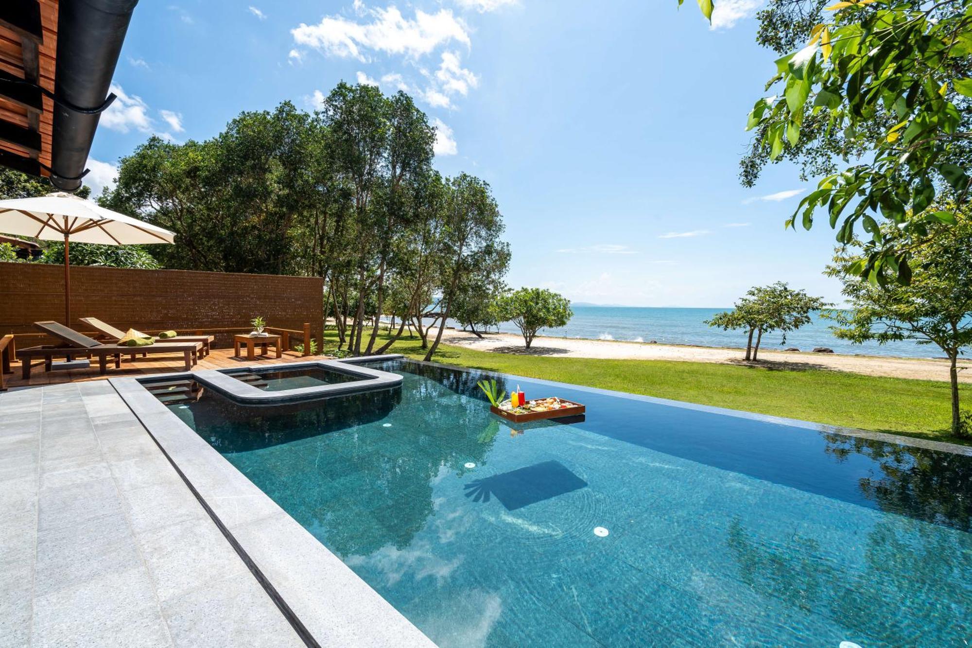 Bay & Resort